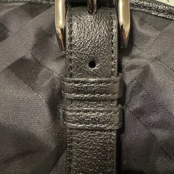 Burberry purse